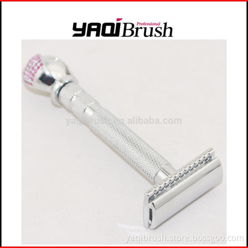 Lady use safety razor double edge